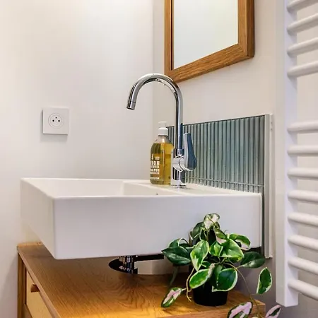 Cosy 5min A Pied Du Sanctuaire Et Grotte Apartment